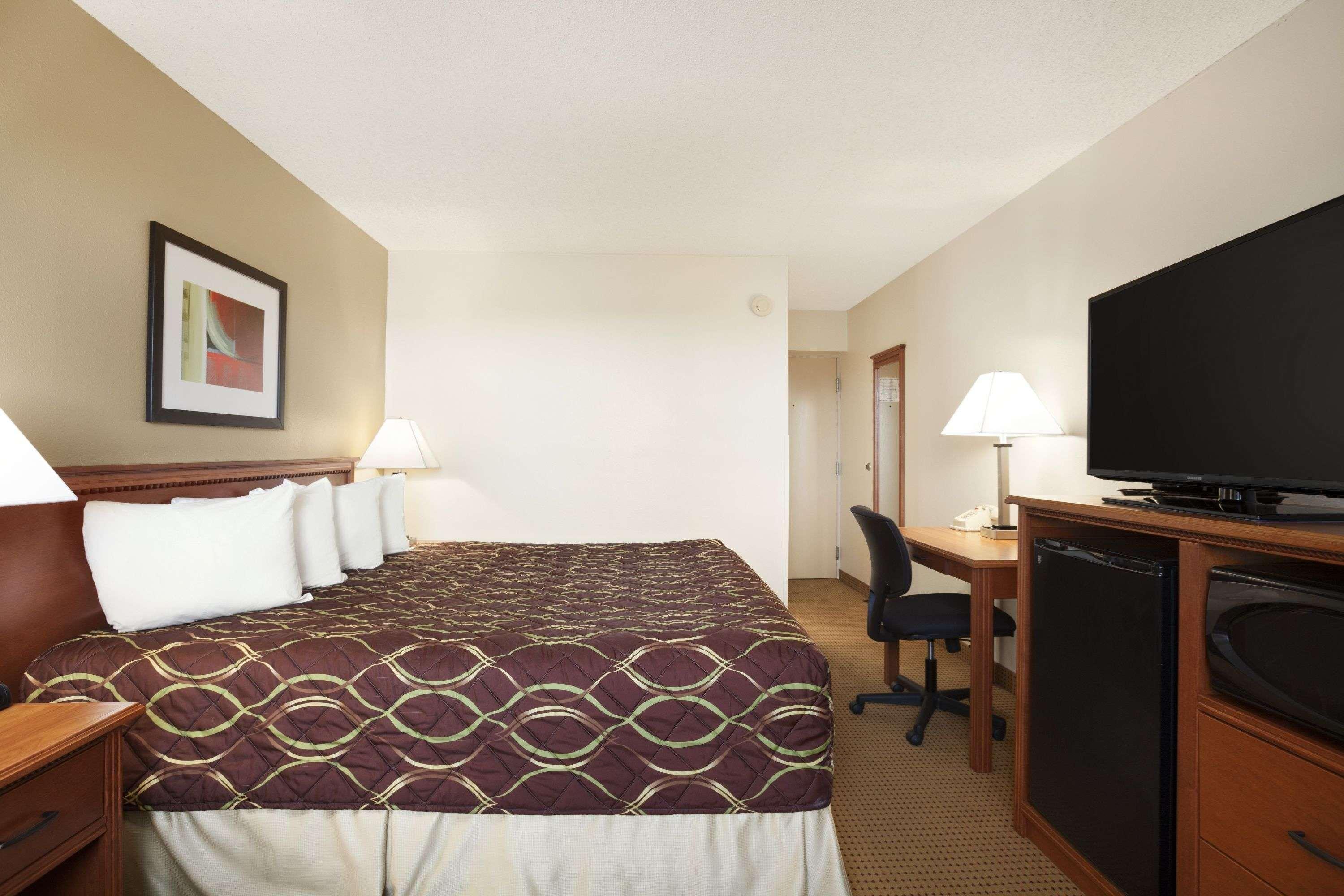 Super 8 By Wyndham Williston Nd Hotel Exterior photo